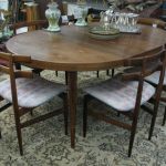 438 8549 DINING ROOM SET